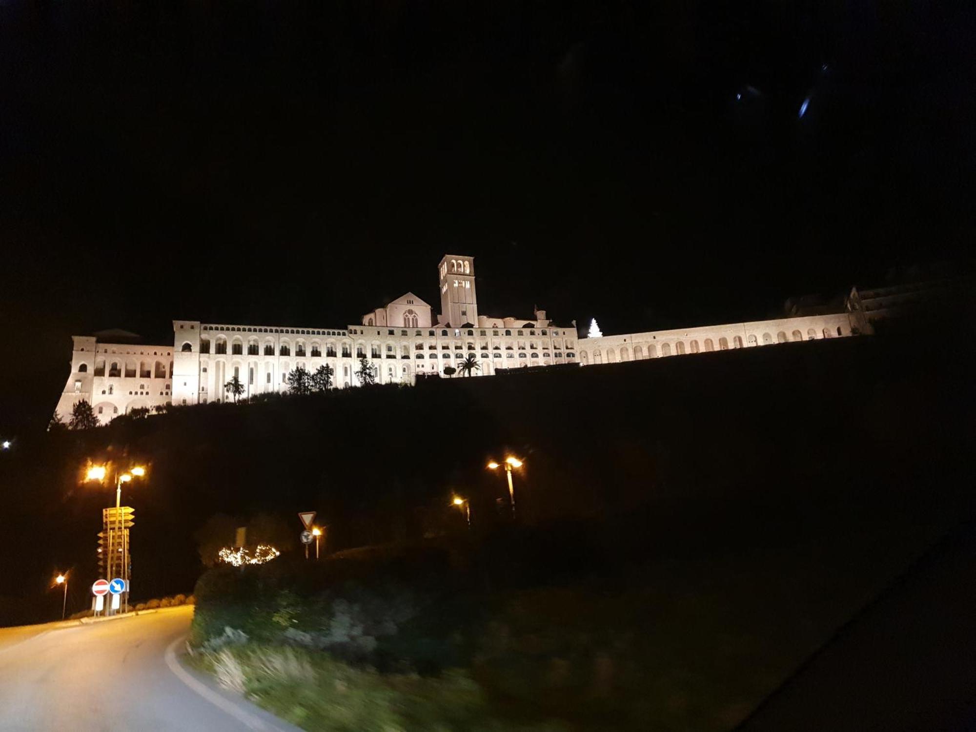 La Perla Di Tamara-Assisi Blu Apartman Kültér fotó